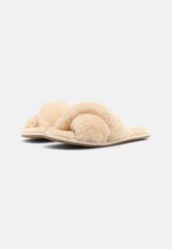 RAID DEANA Chaussons Off White Femme -Pas Cher RAID Boutique e2e069094ea34425b2c3e28c9c913f2a