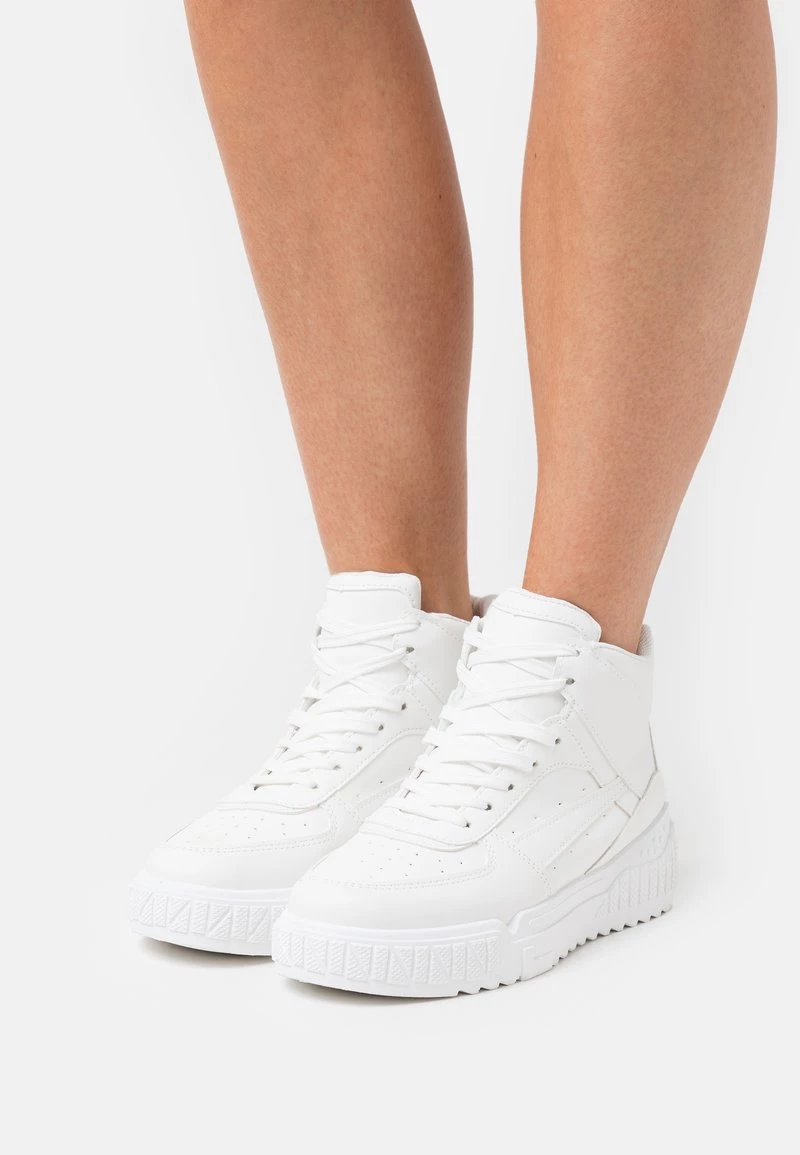 RAID Femme DASHER Baskets Montantes White 3 RAID Femme DASHER Baskets Montantes White